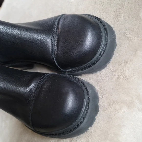 SOREL Joan Now Chelsea Boot Black Pull On Lug Sole - Picture 8 of 10